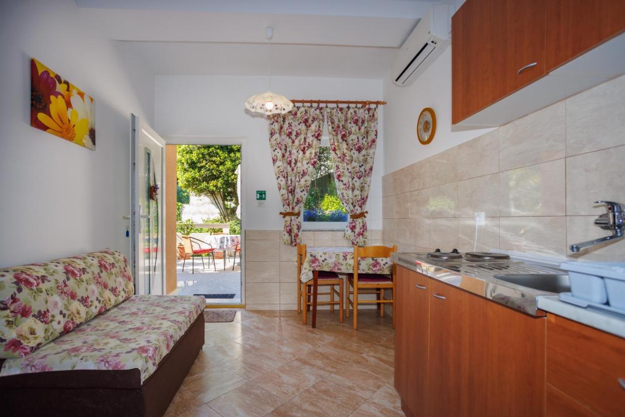 Apartment Studio Close To Sea Крк Экстерьер фото