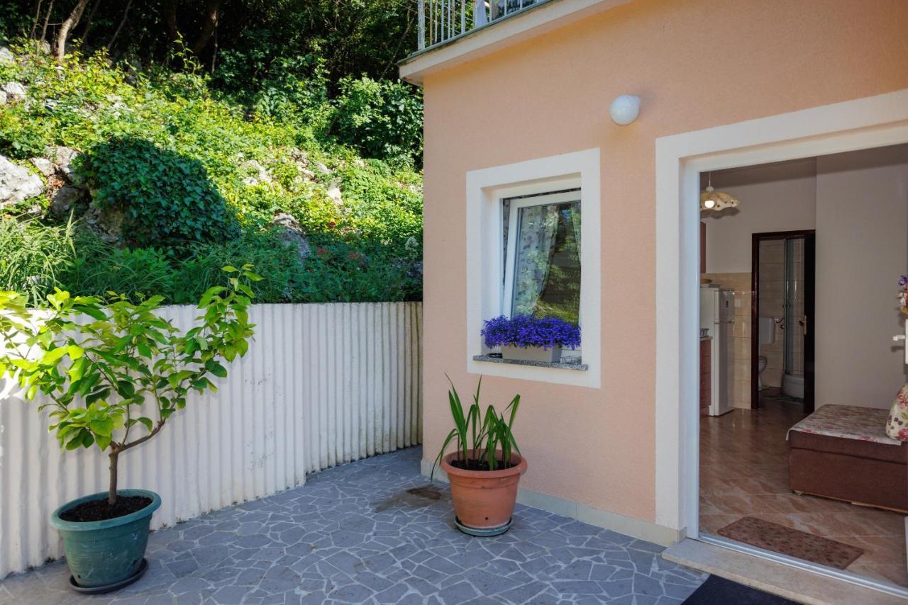 Apartment Studio Close To Sea Крк Экстерьер фото