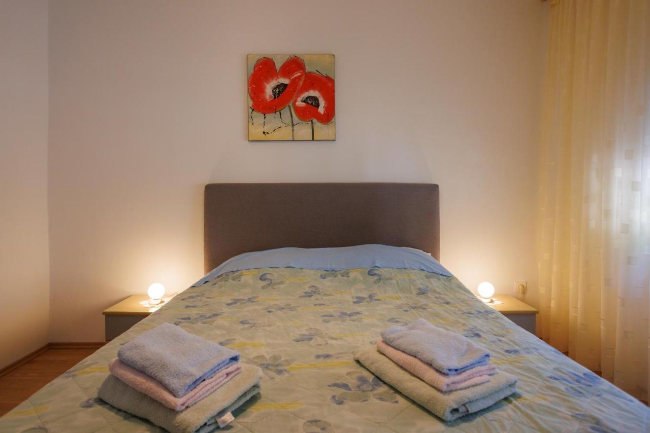 Apartment Studio Close To Sea Крк Экстерьер фото