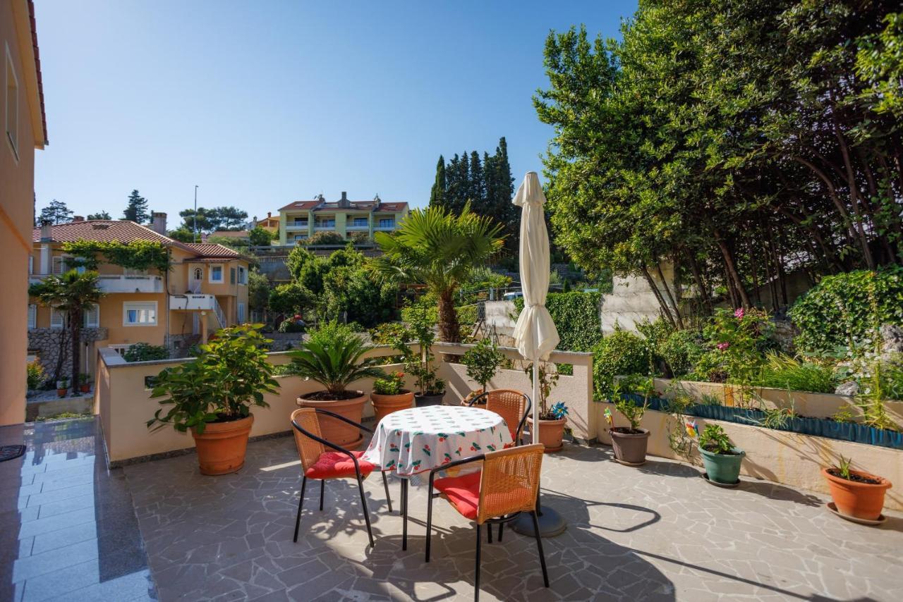 Apartment Studio Close To Sea Крк Экстерьер фото