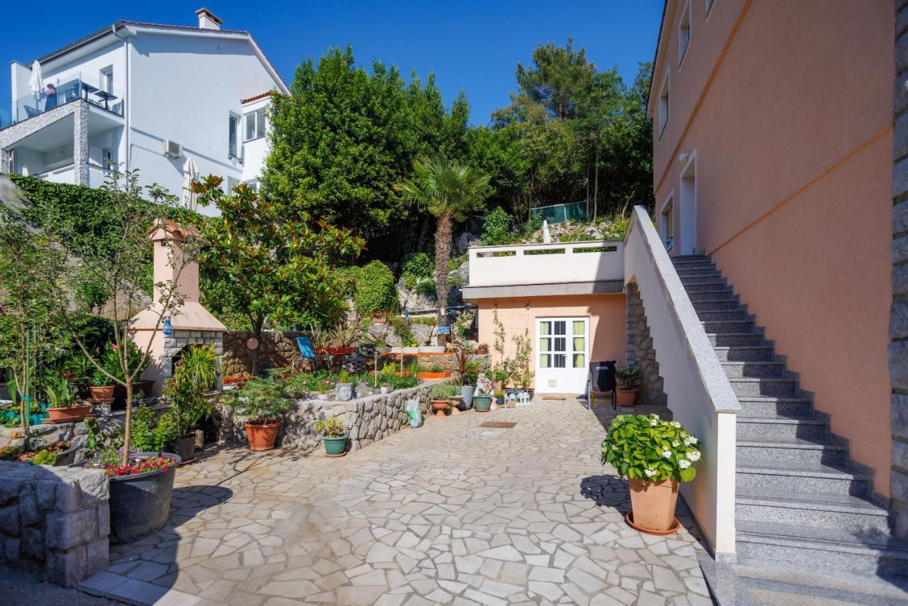 Apartment Studio Close To Sea Крк Экстерьер фото