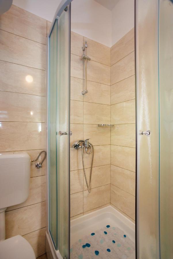 Apartment Studio Close To Sea Крк Экстерьер фото